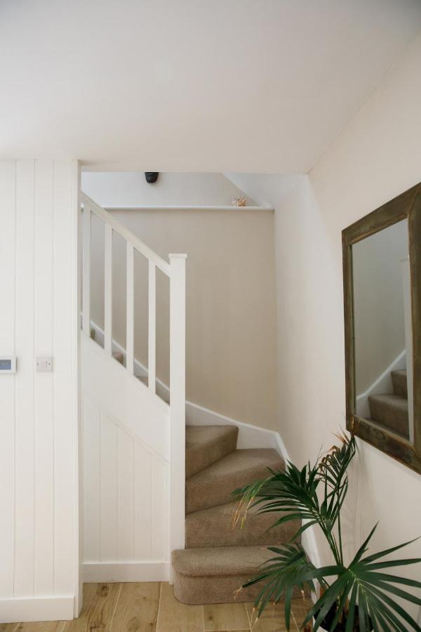 'Orchard Croft Lodge - Chichester', Book-Direct, New Home 1,367 Sq' Ft' , Can Sleep 8 On Request , Split & Link 'Super King' Size Beds, Free Wi-Fi, Sky Tv & Sky Sports, 9 - Minutes From West Wittering Beach, Very Quiet Location, Dog Friendly Exterior foto
