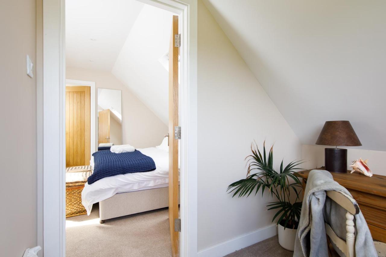 'Orchard Croft Lodge - Chichester', Book-Direct, New Home 1,367 Sq' Ft' , Can Sleep 8 On Request , Split & Link 'Super King' Size Beds, Free Wi-Fi, Sky Tv & Sky Sports, 9 - Minutes From West Wittering Beach, Very Quiet Location, Dog Friendly Exterior foto